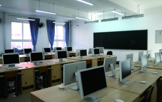 北京市工艺美术高级技工学校宿舍,校园环境图片 北京市工艺美术高级技工学校宿舍,校园环境图片